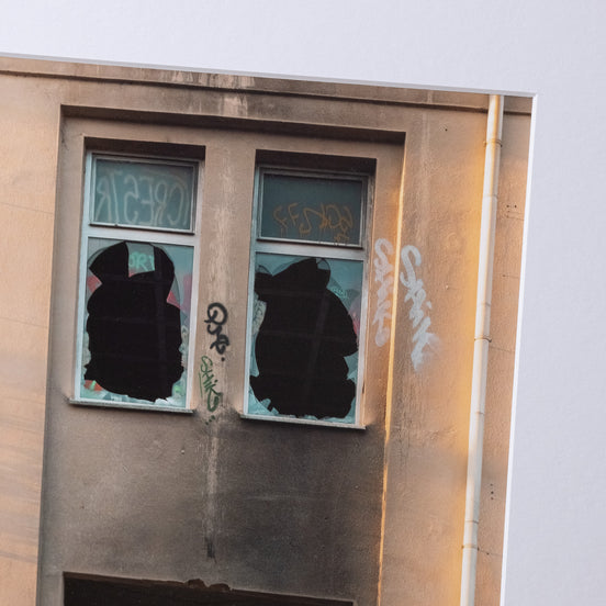 Betonemoji, fotografiert in Leipzig – Ausschnitt des Fotoprints von elbracho