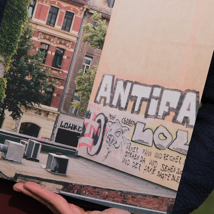 Antifa, fotografiert in Leipzig – Ausschnitt des Posterdrucks von elbracho
